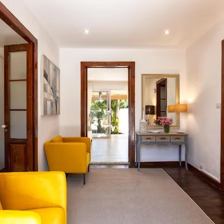 Bayton House