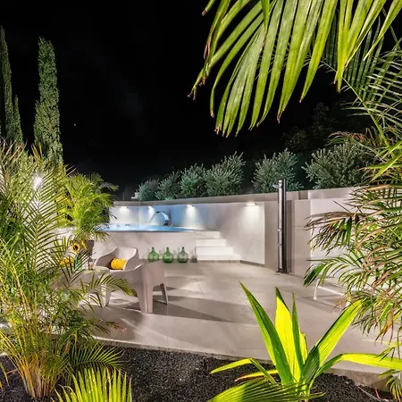 Bayton House Holiday home *