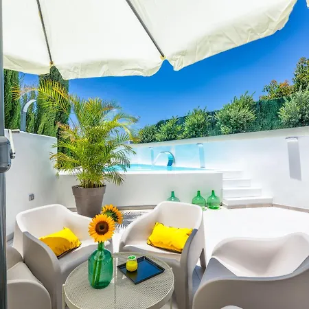 Bayton House Holiday home *